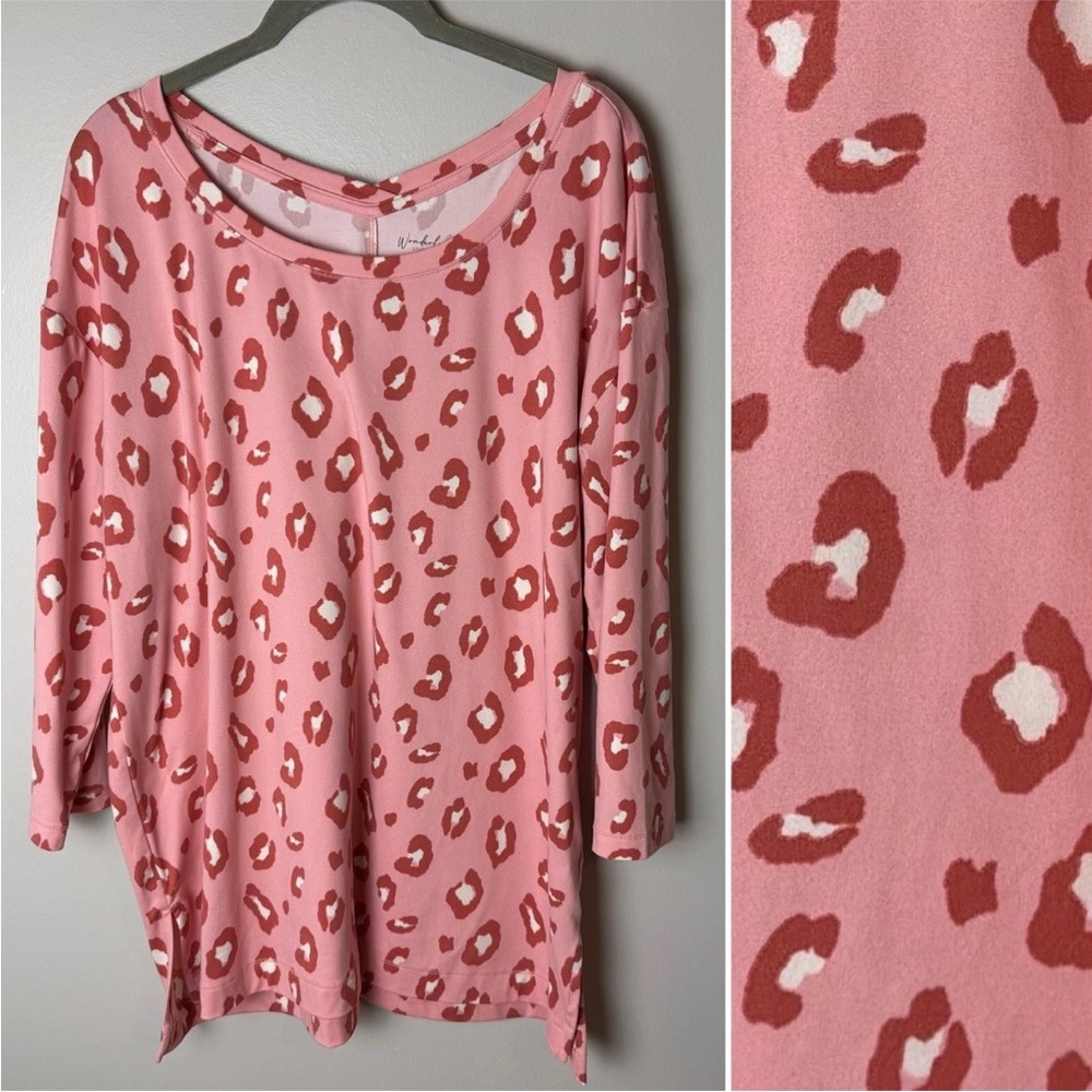 Wonderly Tunic Top Size Large 3/4 Sleeves Stretch Leopard Animal Print Pink Red